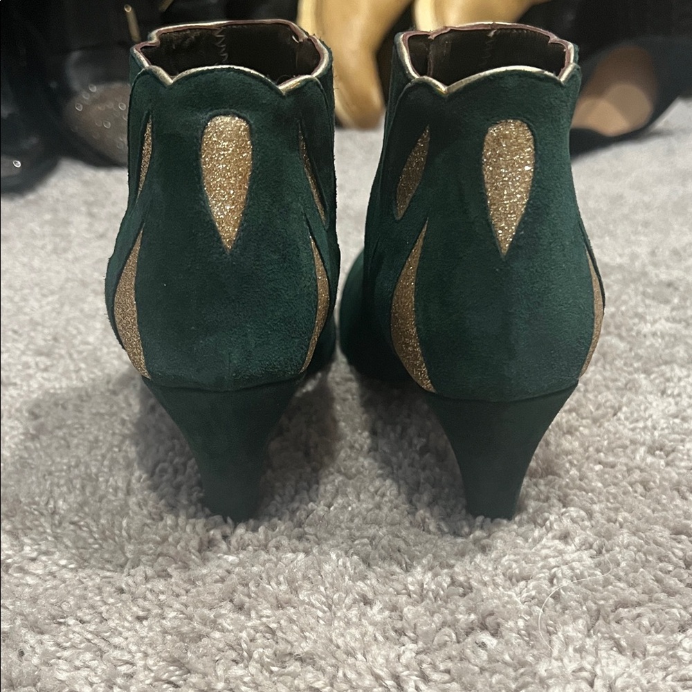 Patricia Blanchet 🇫🇷 Green and Gold - Picture 2 of 5